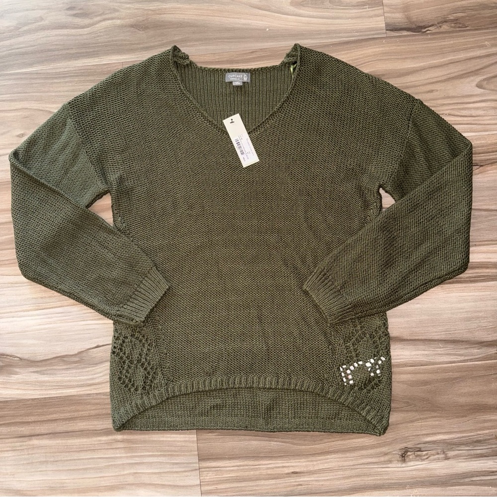 Francesca's Collections Forest Green V-Neck Sweater